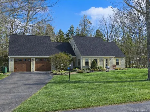 74 Highfield Rd, Douglas, NB E3G 7P3