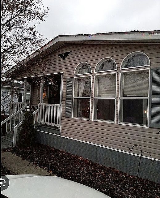 1st image of 14 Cardinal Dr
