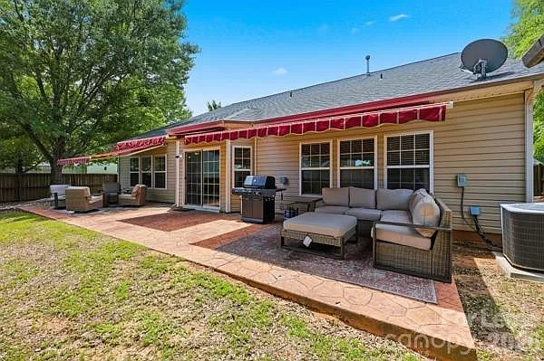 1179 Madison Green Dr — Photo 15