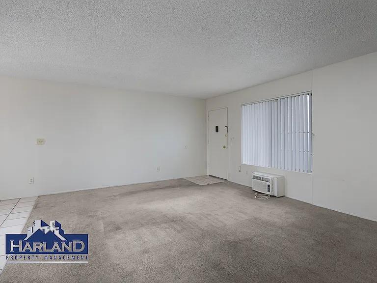 4304 51st St #9 — Photo 4
