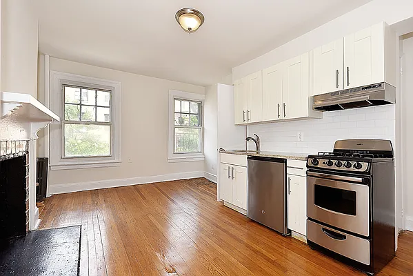 Rented by Buchbinder & Warren | media 9