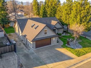 5890 Shadow Glen Dr, Redding, CA 96003