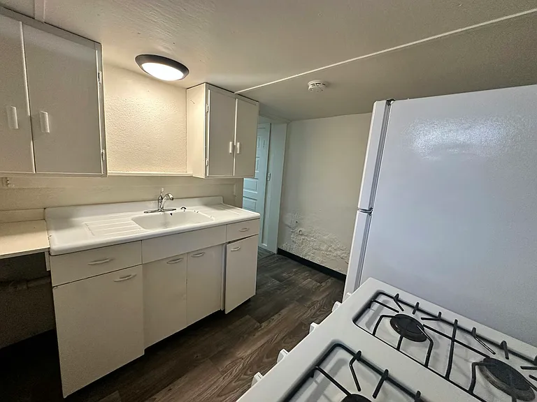 811 Saint James St #B1 — Photo 2
