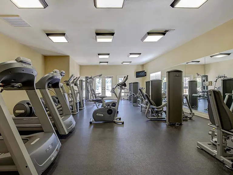 Ethan Pointe Apartments — Photo 19