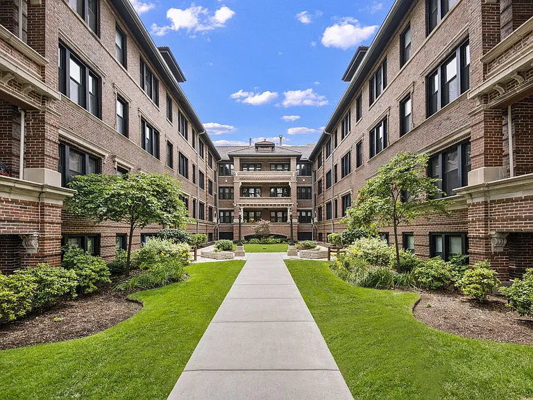 Reside on Irving Park — Photo 8