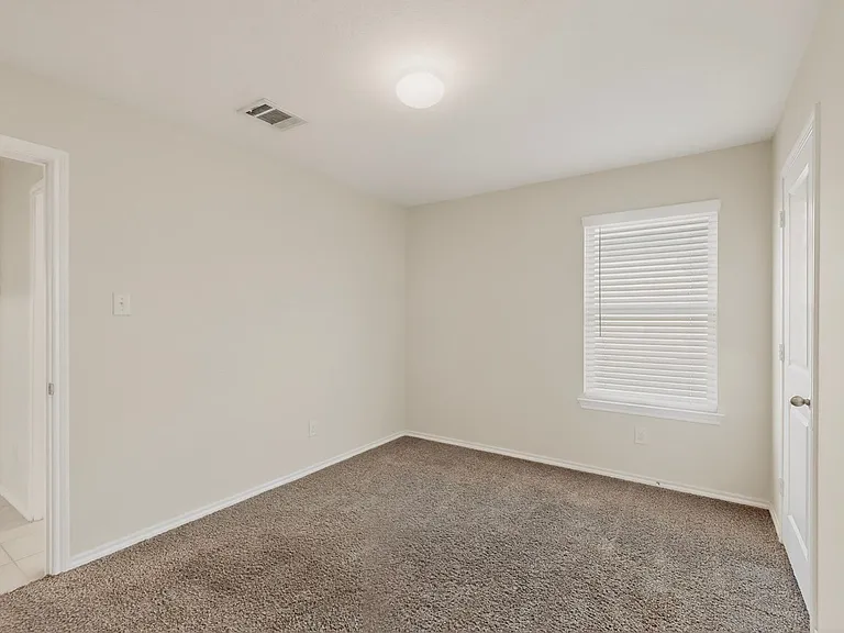 1901 Princeton Ave — Photo 32