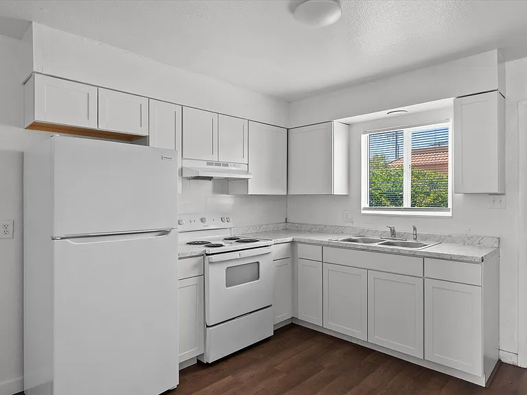 3255 Neil Rd #B — Photo 11