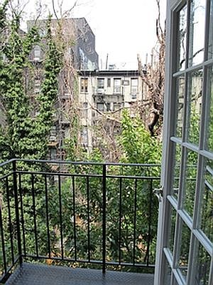 5th image of 521 E 5th St APT 4A