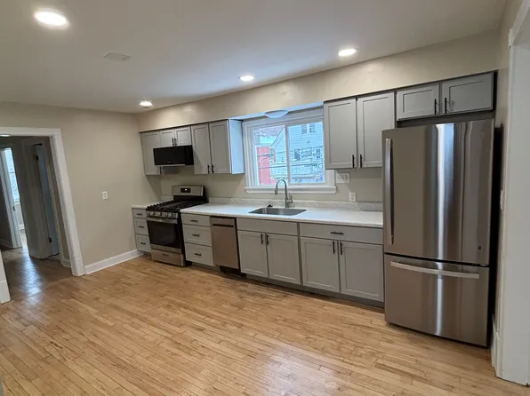 1012 E Clarke St #1, Milwaukee, WI 53212