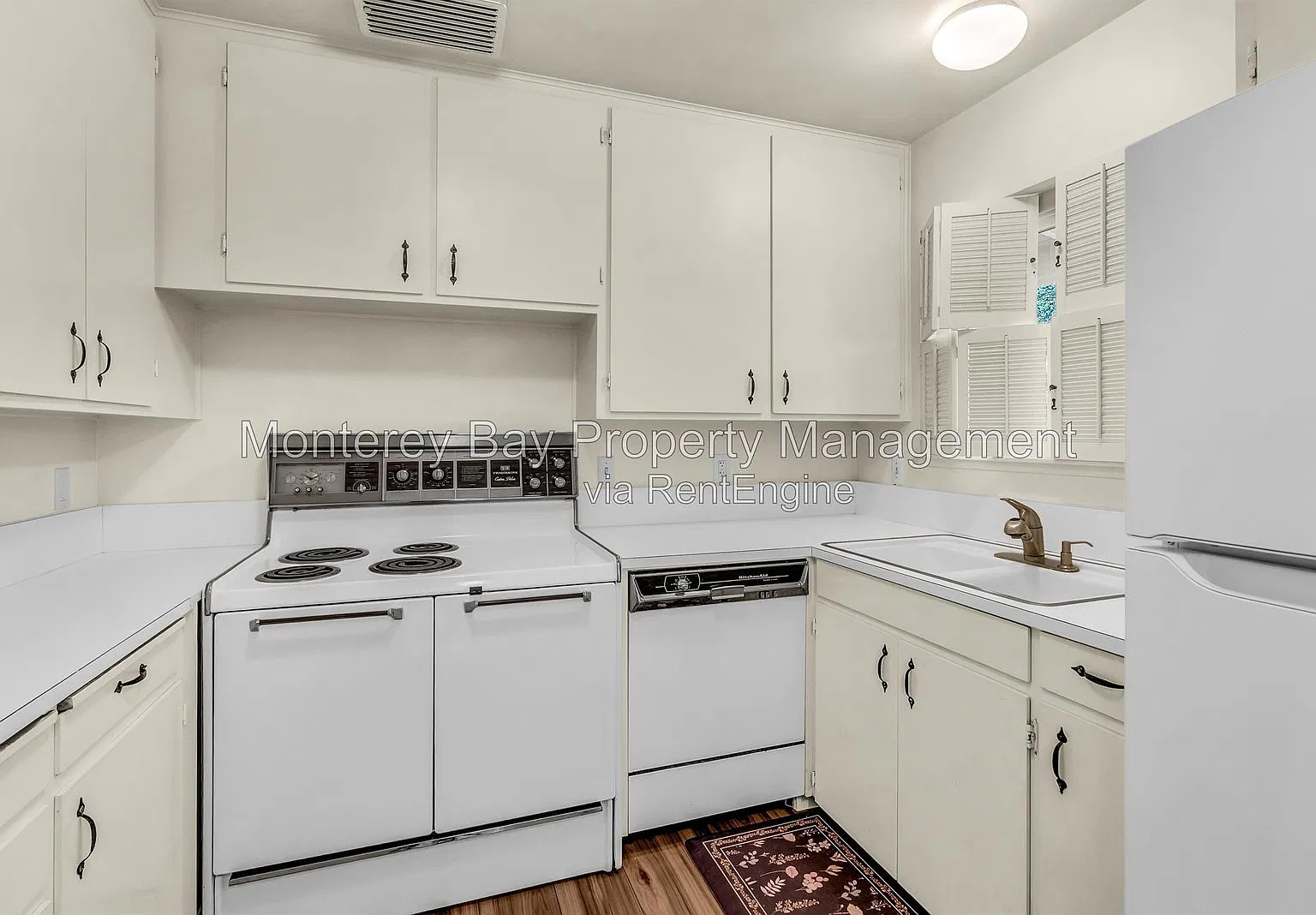 2 bed, 2.0 bath, 950 sqft, $3,550 — Photo 3