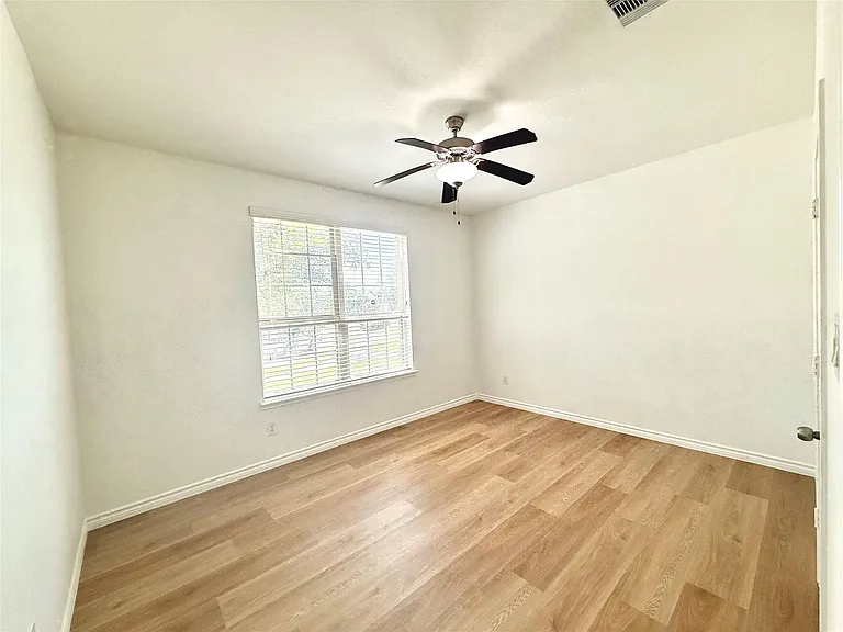 23603 Legano Dr — Photo 19
