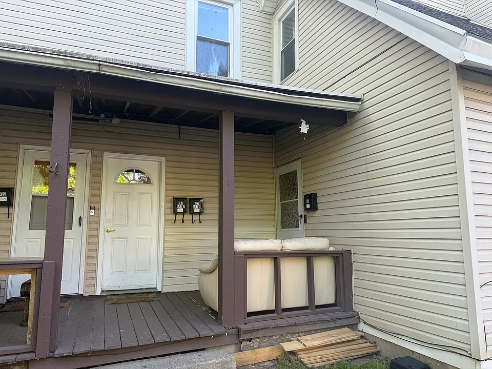 65 Poplar St