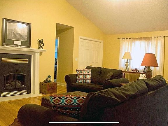 4th image of 3 Ockley Ln