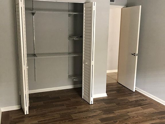 3rd image of 5221 S Bayshore Blvd #4