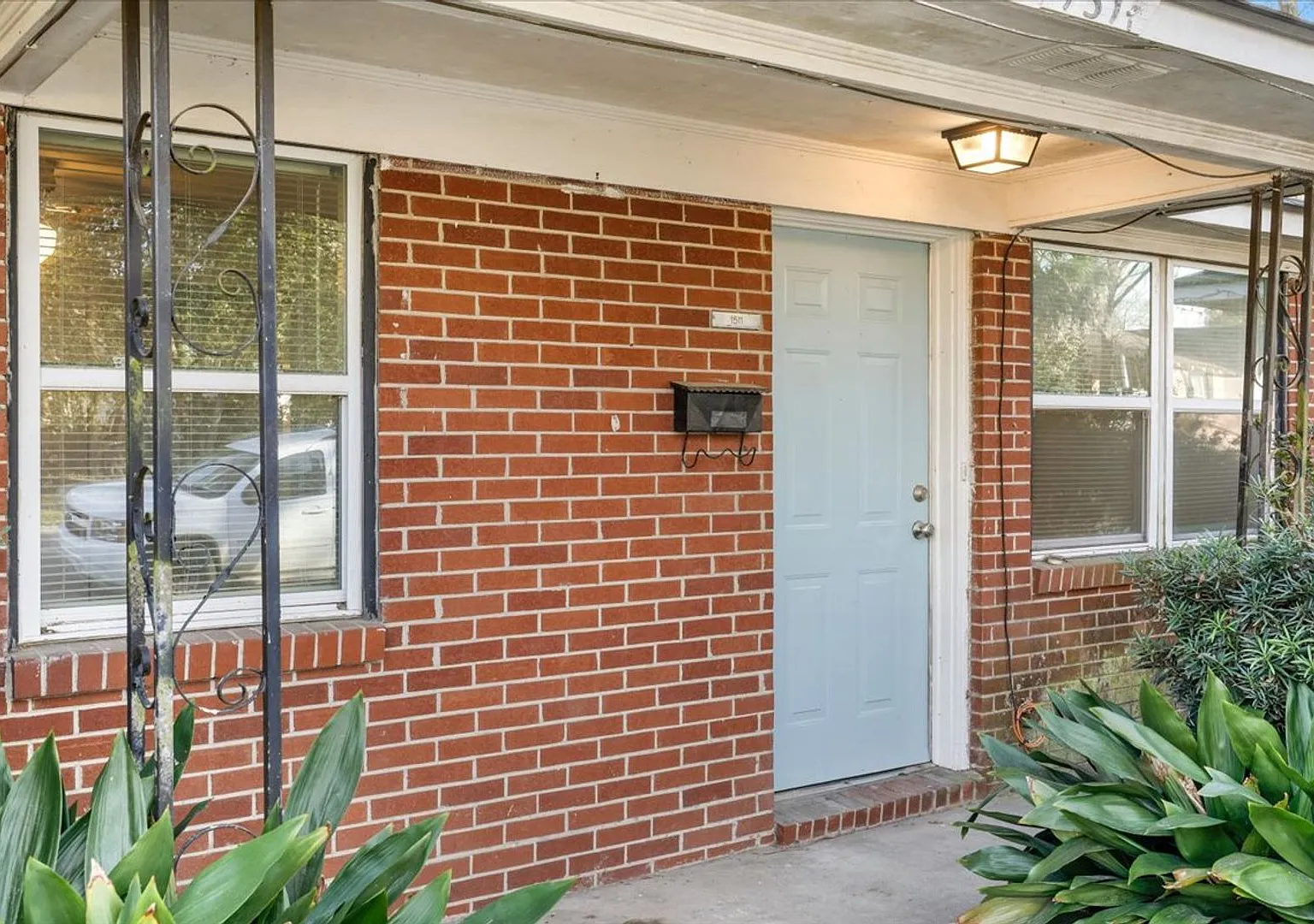Charming Brick Home with Spacious Backyard | 2BD/1BA in Savannah — Photo 3