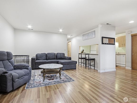 5th image of 6208 NE 17th Avenue #J73