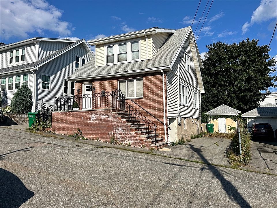 1st image of 11 Raymond St #11