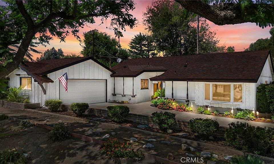 1st image of 1647 Akron Pl