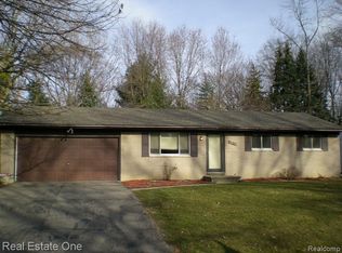 3460 Ellenboro Dr, Troy, MI