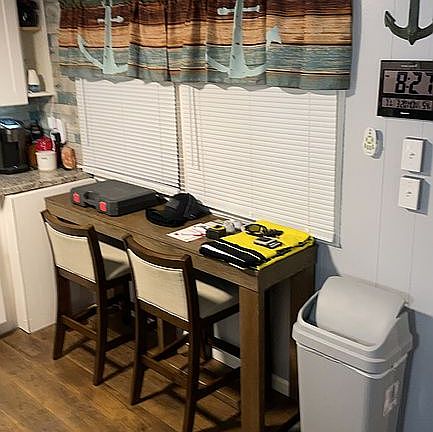Kitchen Dining Area
