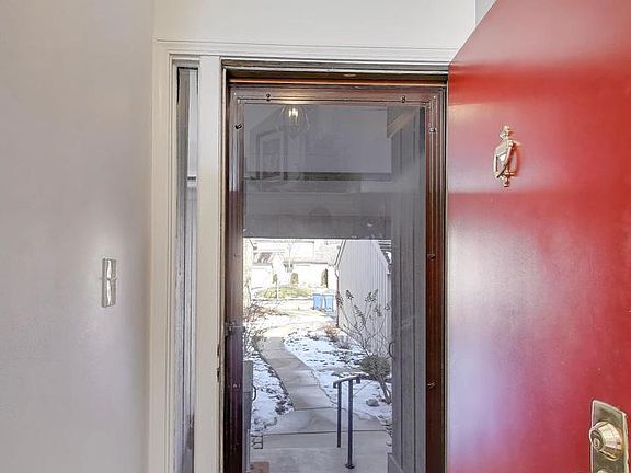 3rd image of 83 Thornhill Ln APT B