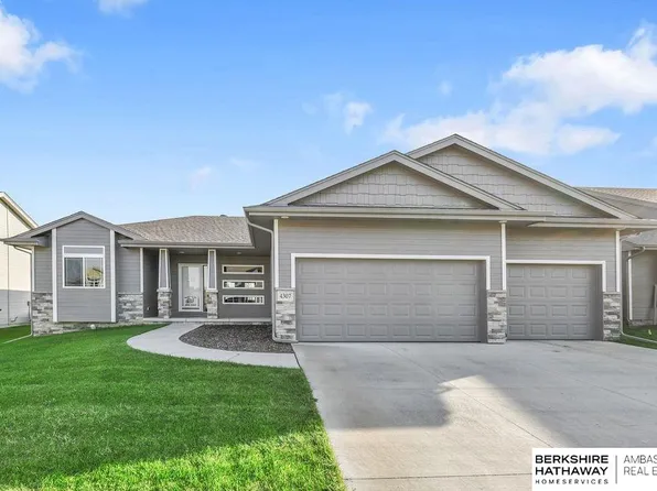4307 Chennault St, Bellevue, NE 68123