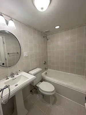 Rented by New York Realty Minimax Inc | media 24