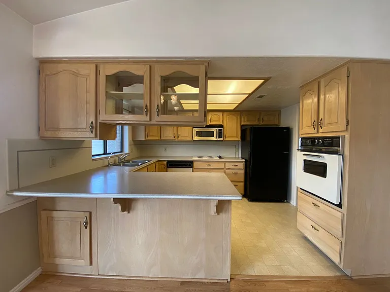 835 S 940 E — Photo 5