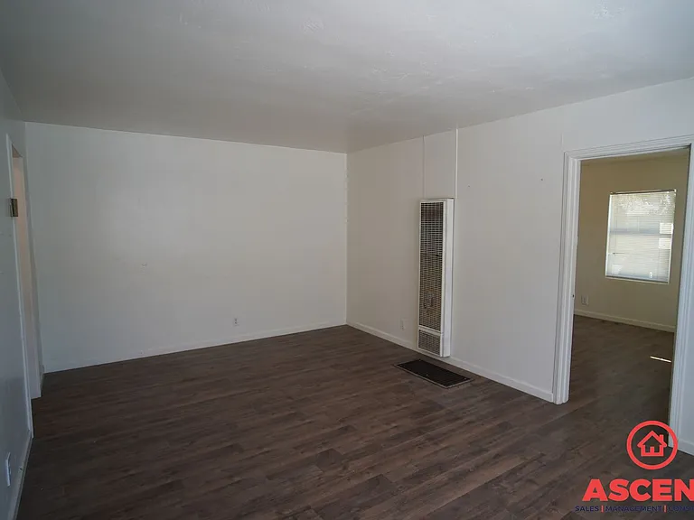 2119 Watson St — Photo 2