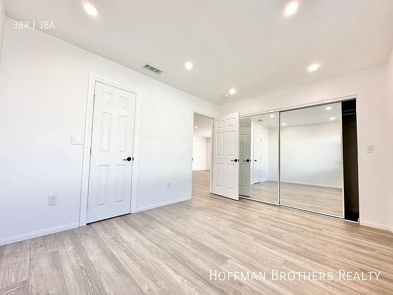 6243 Platt Ave — Photo 9