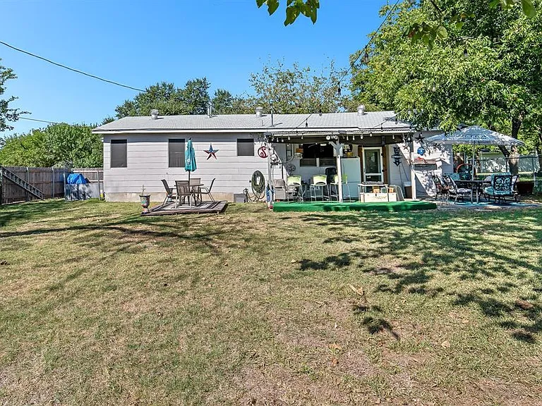906 Debus Dr — Photo 10