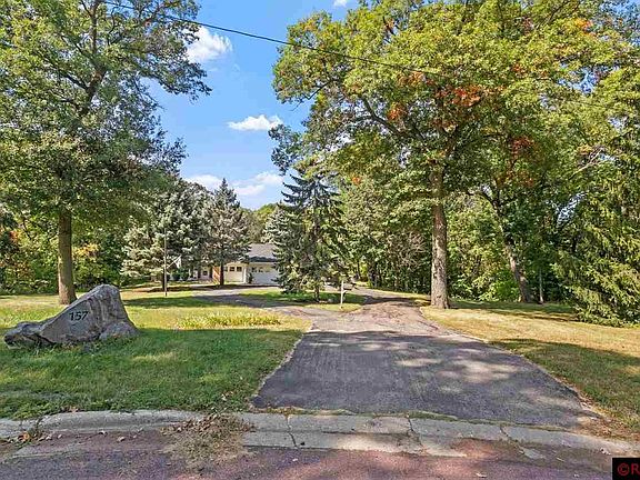 2nd image of 157 W Glencrest Dr