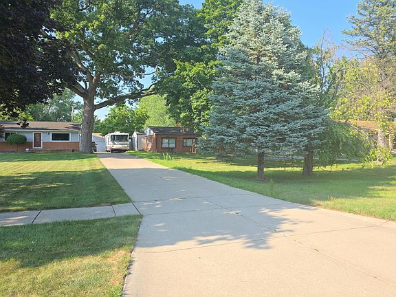 3rd image of 22598 Carter Rd