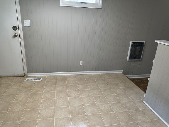 3rd image of 2605 5th Ave E