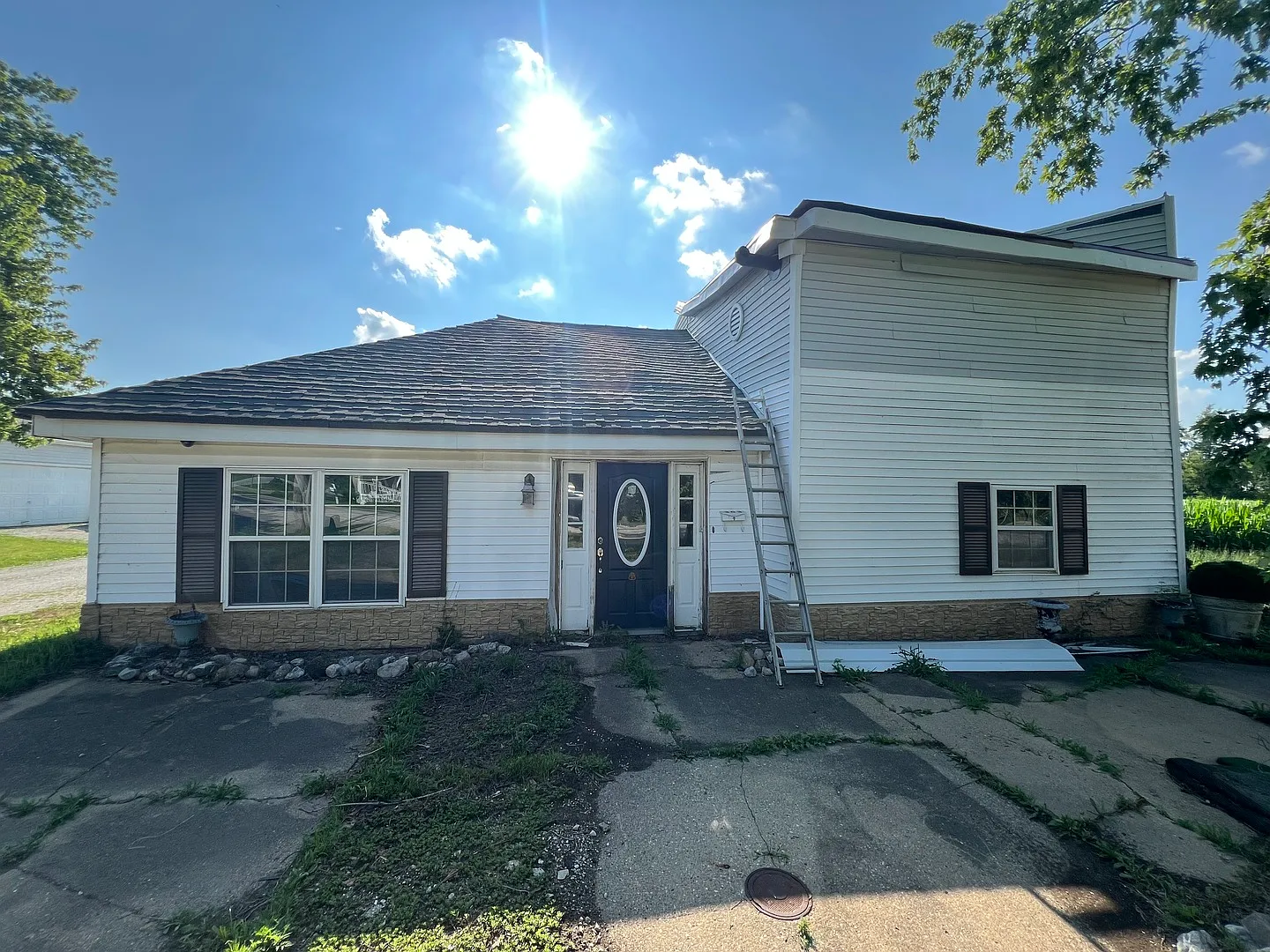 303 N Main St photo 1