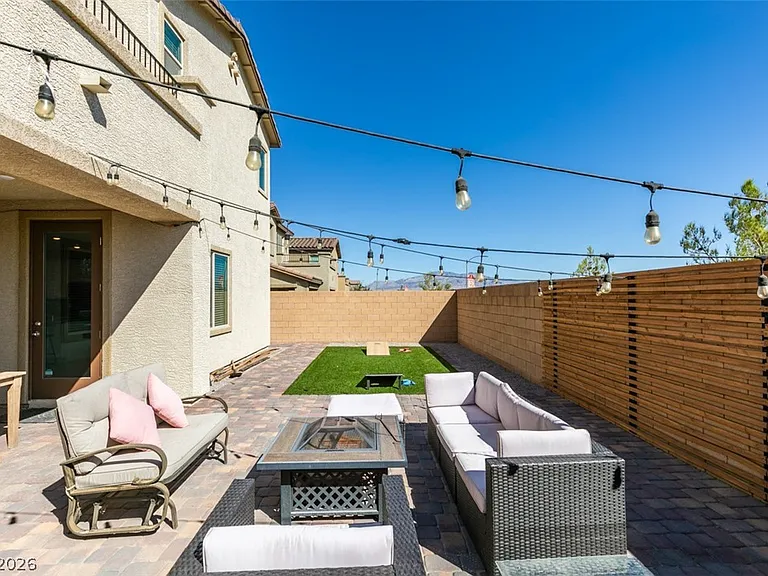 8160 Skye Desert Dr — Photo 47