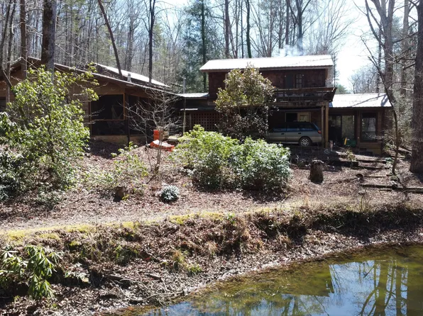 846 Funny Farm Rd, Cleveland, GA 30528