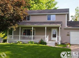 5341 Robinwood Dr, North Street, MI 48049