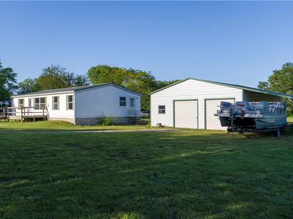 600 S 7th St, Deepwater, MO 64740