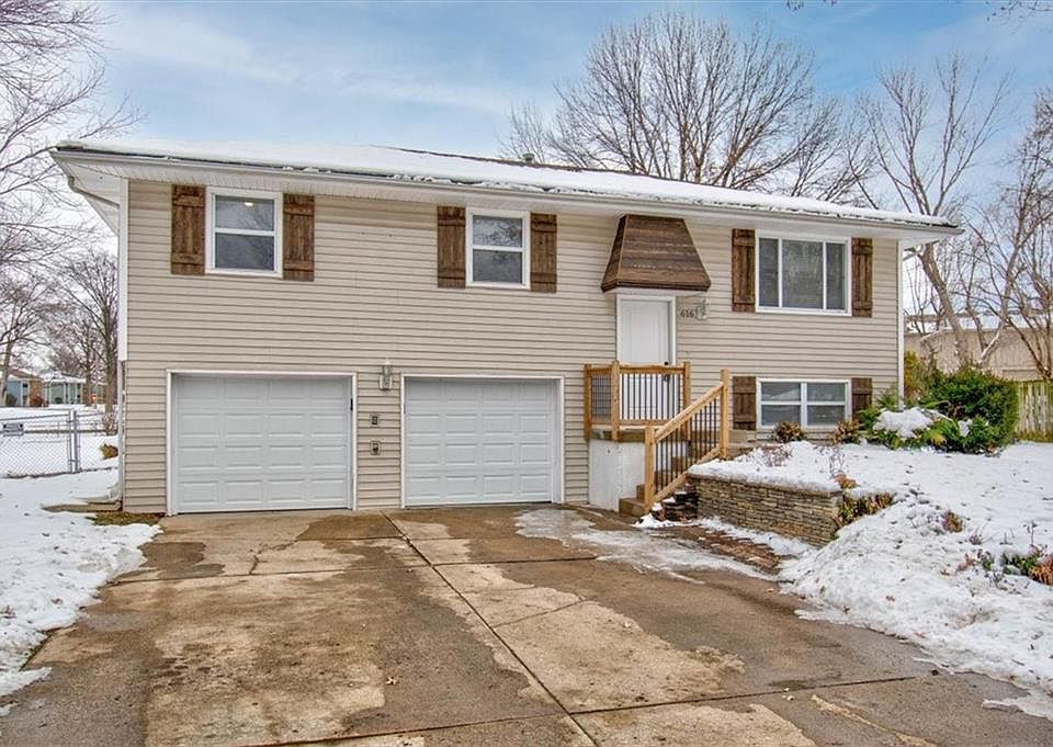 1st image of 616 NE Sunnybrook Dr