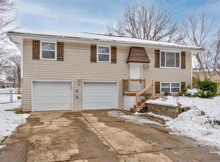 616 NE Sunnybrook Dr, Blue Springs, MO 64014