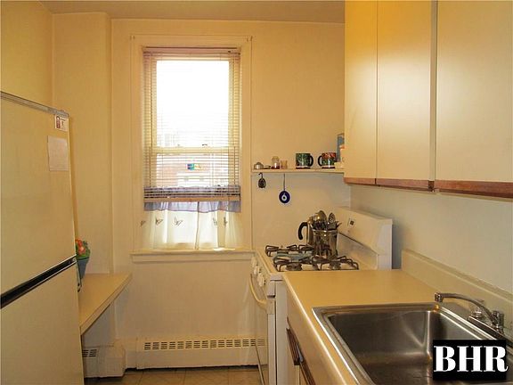 3rd image of 5405 Avenue S
