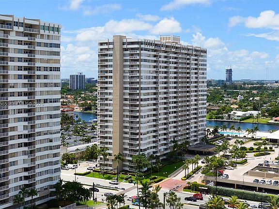 4th image of 1985 S Ocean Dr APT 4G