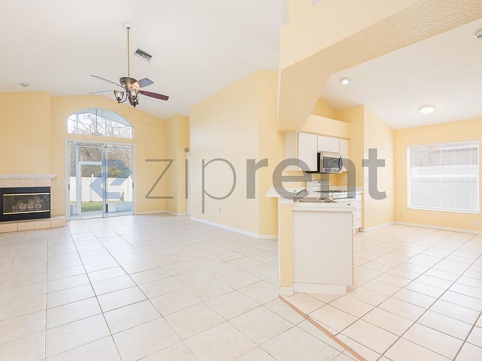 Kitchen\Living Room