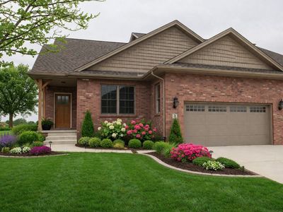 3 Saint Ivans Cir, Bloomington, IL, 61705