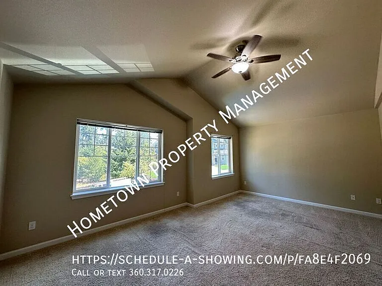 4241 Dudley Dr NE — Photo 16