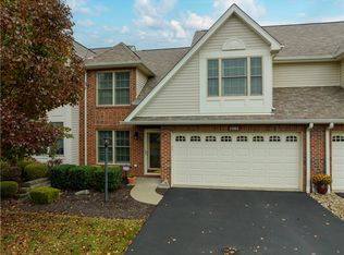 1302 Crest Ln, Oakdale, PA