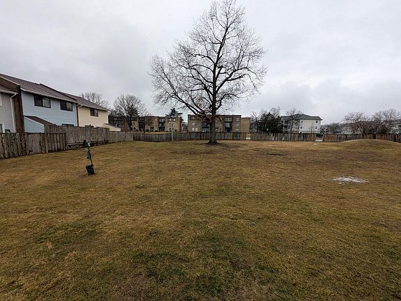 3rd image of 11024 Hiram Ct