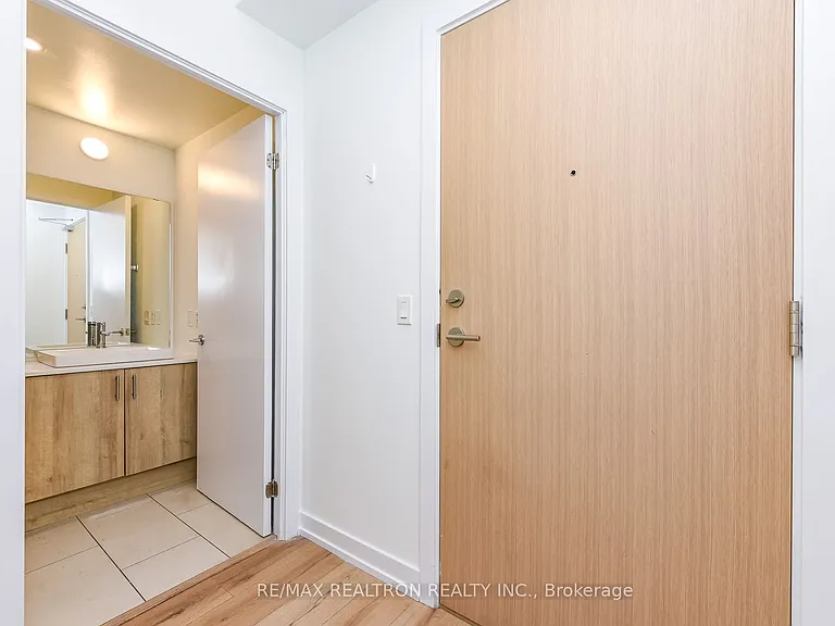 1195 The Queensway W #513 — Photo 12