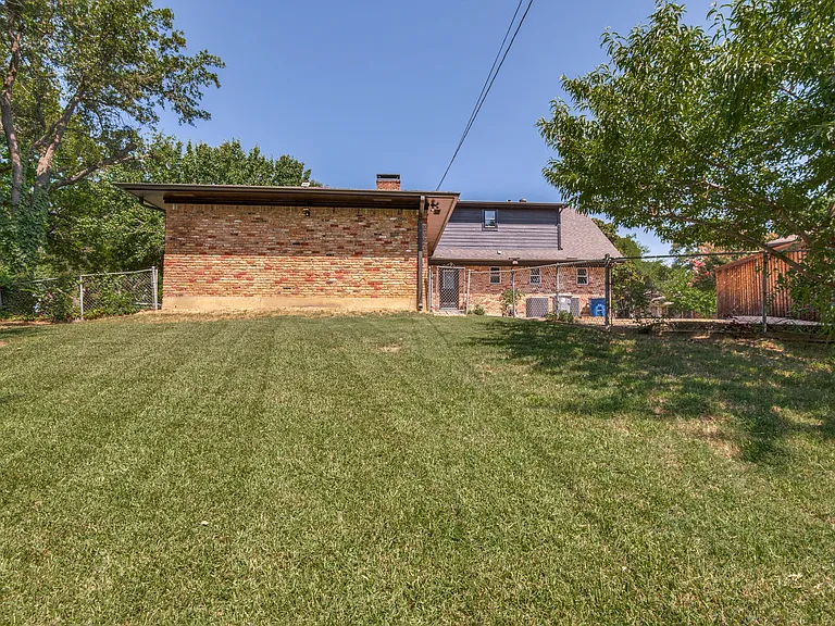 10908 Colbert Way — Photo 20